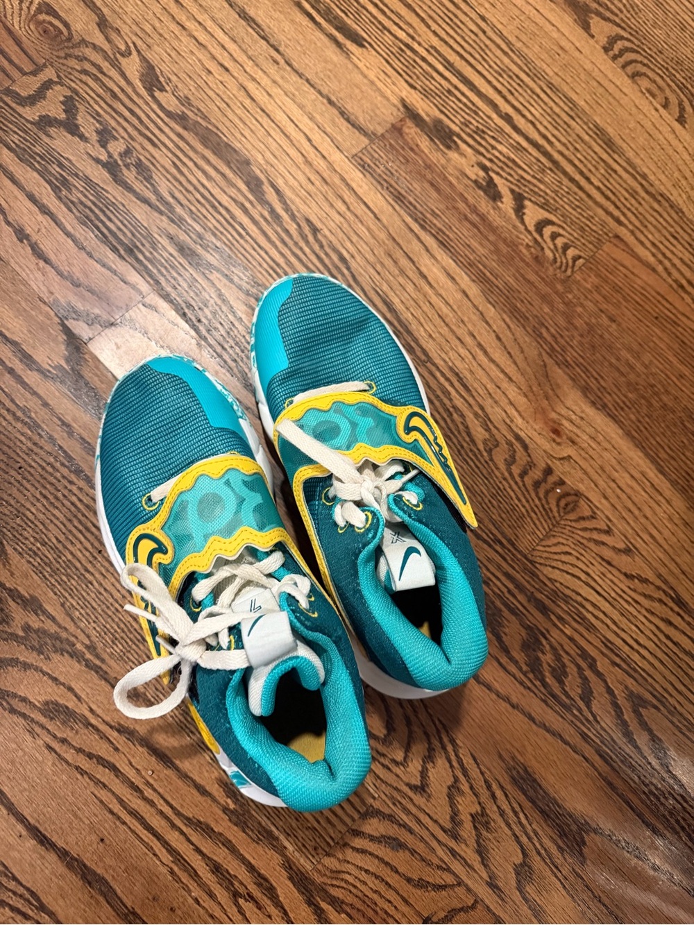 Nike kd trey 5 basketball shoes men 6 or women 8